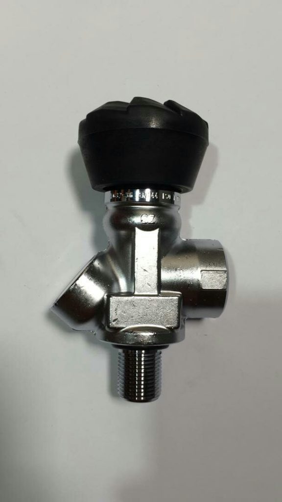 SCBA K632 200bar M18 with 45°degree gauge - 1049 photo 3