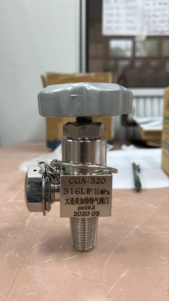 CGA 320 19E #4010 photo 4
