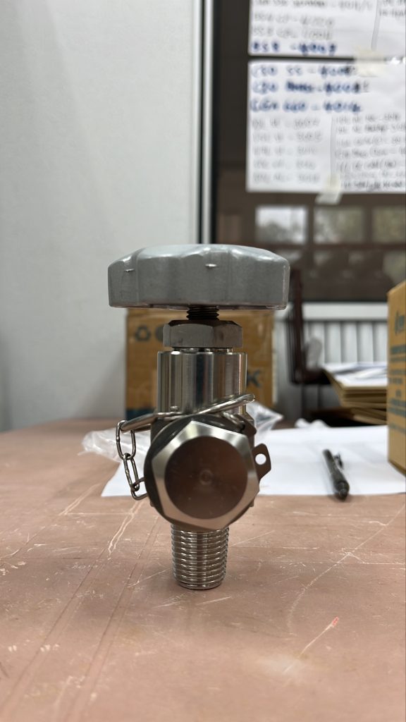 CGA 320 19E #4010 photo 2
