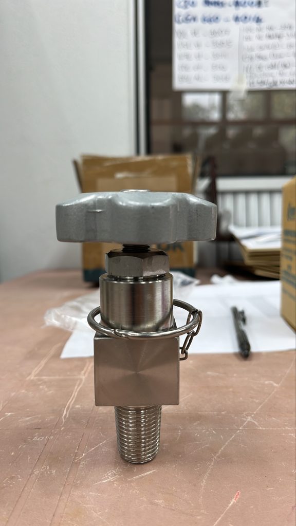 CGA 320 19E #4010 photo 3