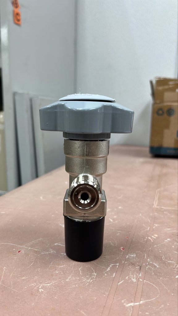 valve CGA 330 25E (brass) Italy #4027 photo 4