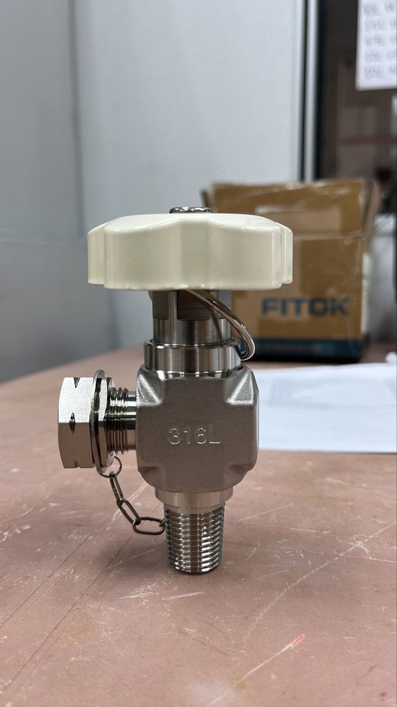 CGA 330 19E #4013 photo 4