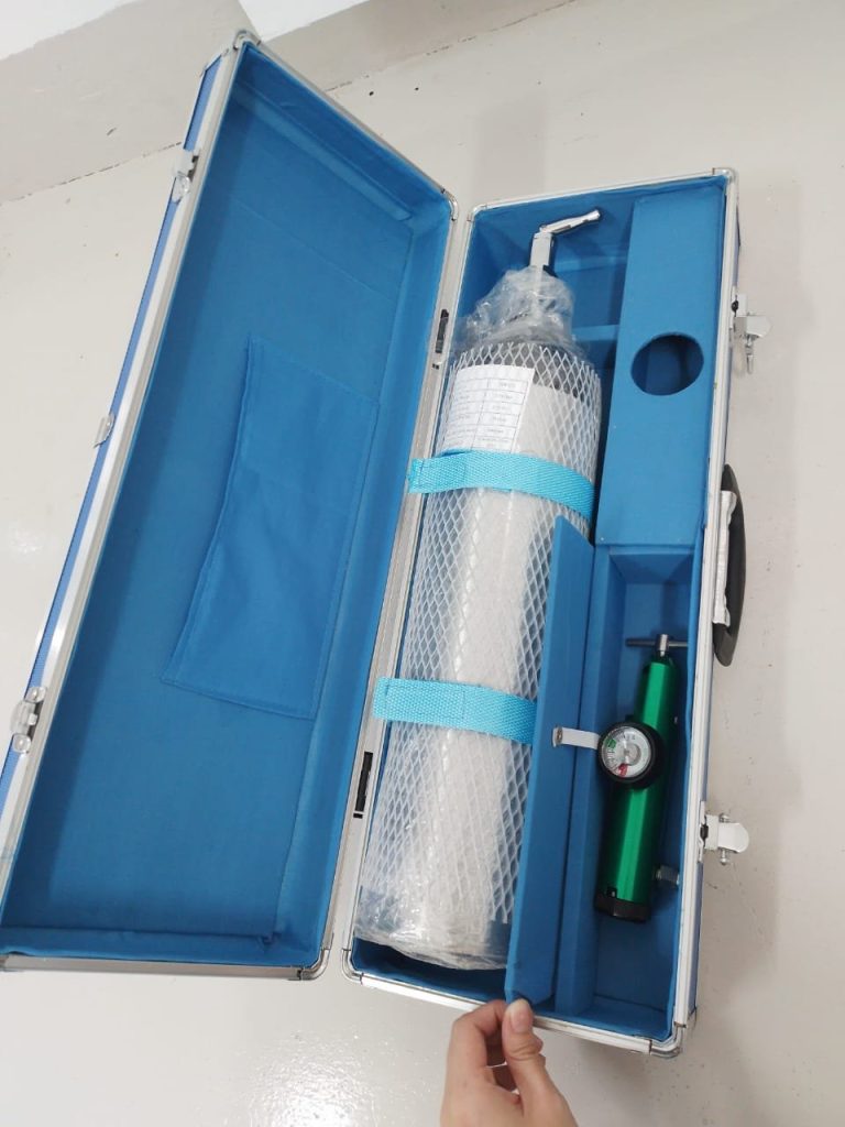 medical Oxygen set with 2.9L aluminium Cylinder and case Airgas